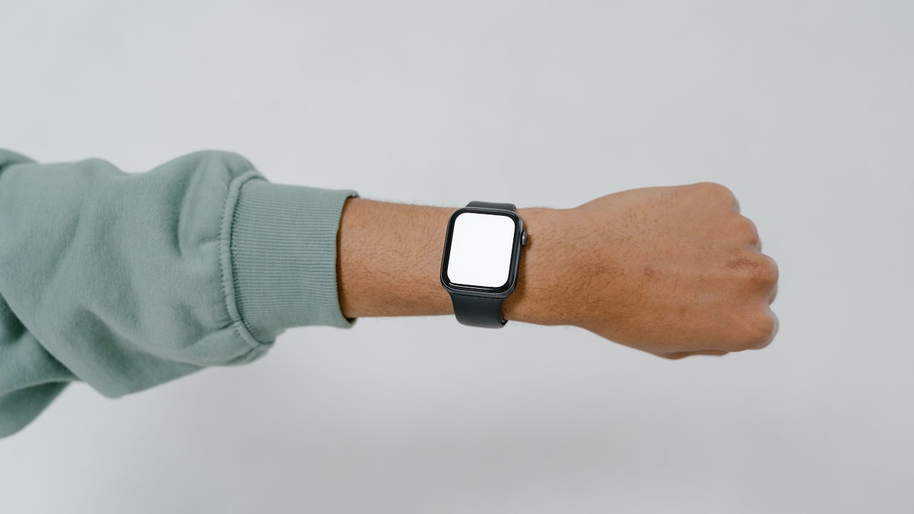 Which smartwatch do you want to grab from Amazon Great Freedom Sale?