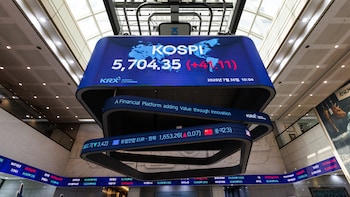 Mock Trading, Real Exodus: Red Tape, AI Slump Crushes South Korea's Leveraged Chip ETF Craze
