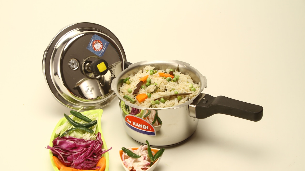 Easy tips to fix a leaking pressure cooker at home Easy tips to fix a leaking pressure cooker at home
