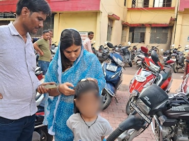 MP: कक्षा-1 की छात्रा को टीचर ने मारा थप्पड़, कान के पर्दे में छेद होने का आरोप; परिवार ने कलेक्टर से की शिकायत