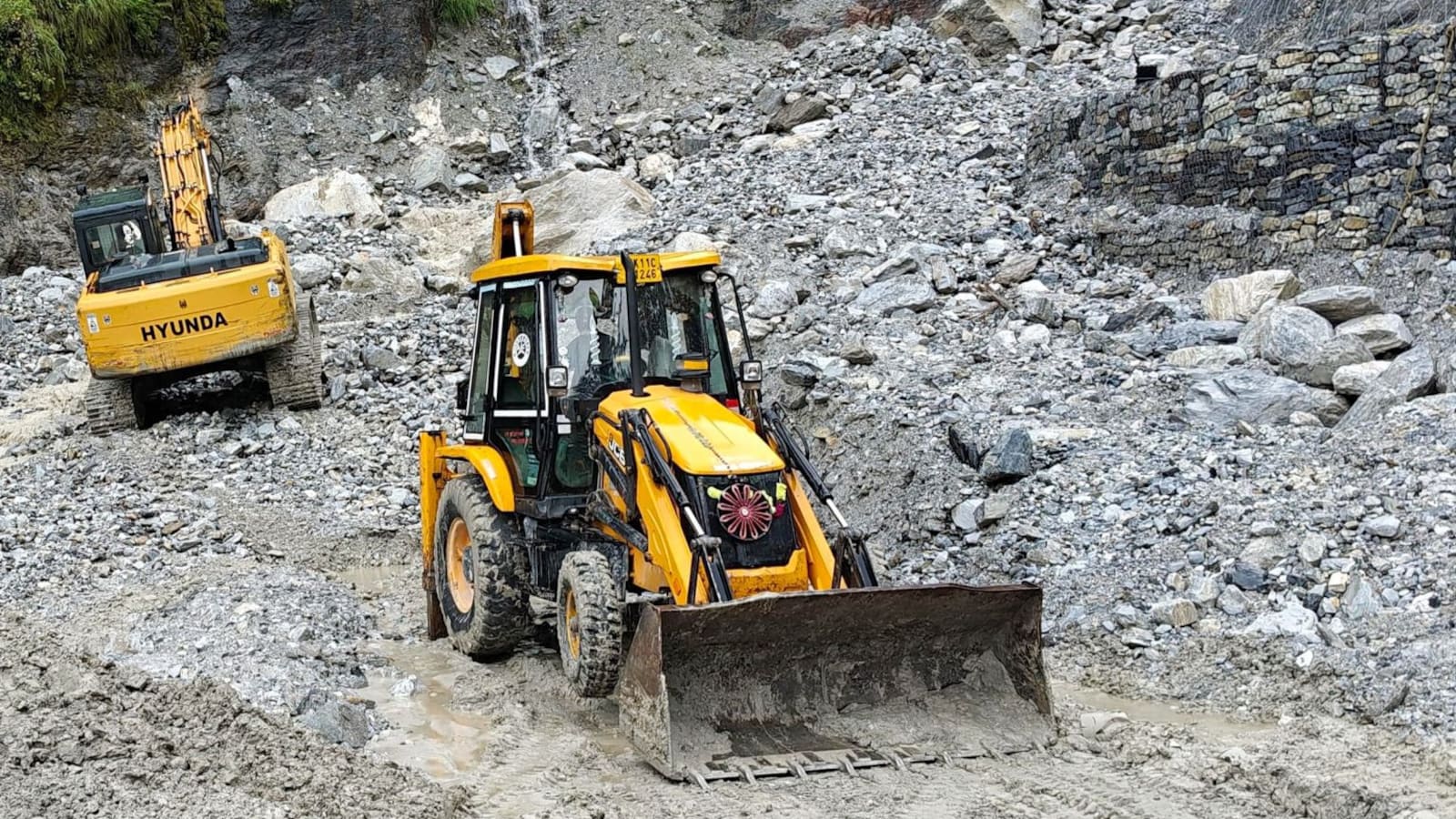 Badrinath National Highway Temporarily Closed Near Helang Following ...