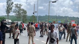 No End To Assam-Meghalaya Cab Crisis, Vehicles Stopped At Shillong Border