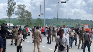 No End To Assam-Meghalaya Cab Crisis, Vehicles Stopped At Shillong Border