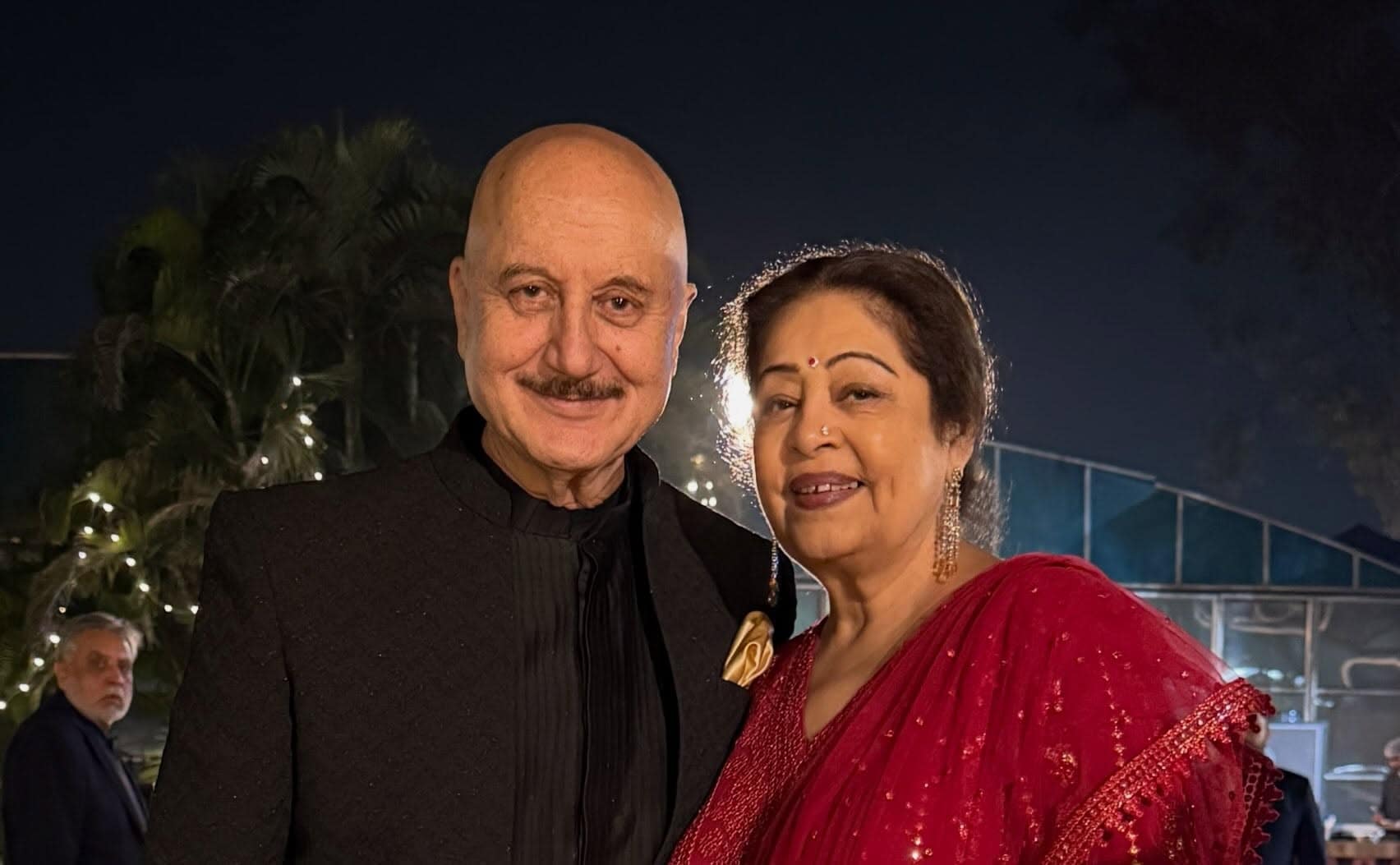 Anupam Kher And Kirron Kher Complete 41 Years Of Marriage, Actor Shares Note
