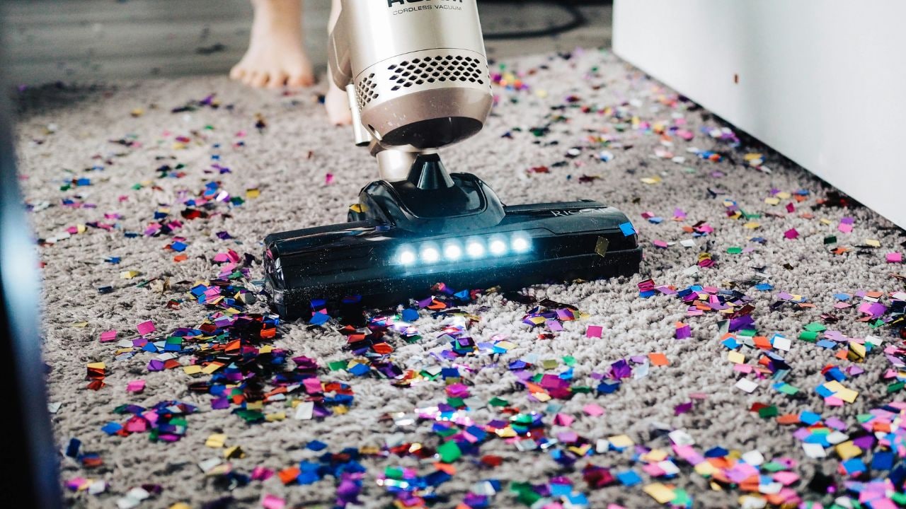 दिवाली और त्योहारों की सफाई होगी चुटकियों में! घर ले आएं ये 5 बेस्ट Cordless Vacuum Cleaners