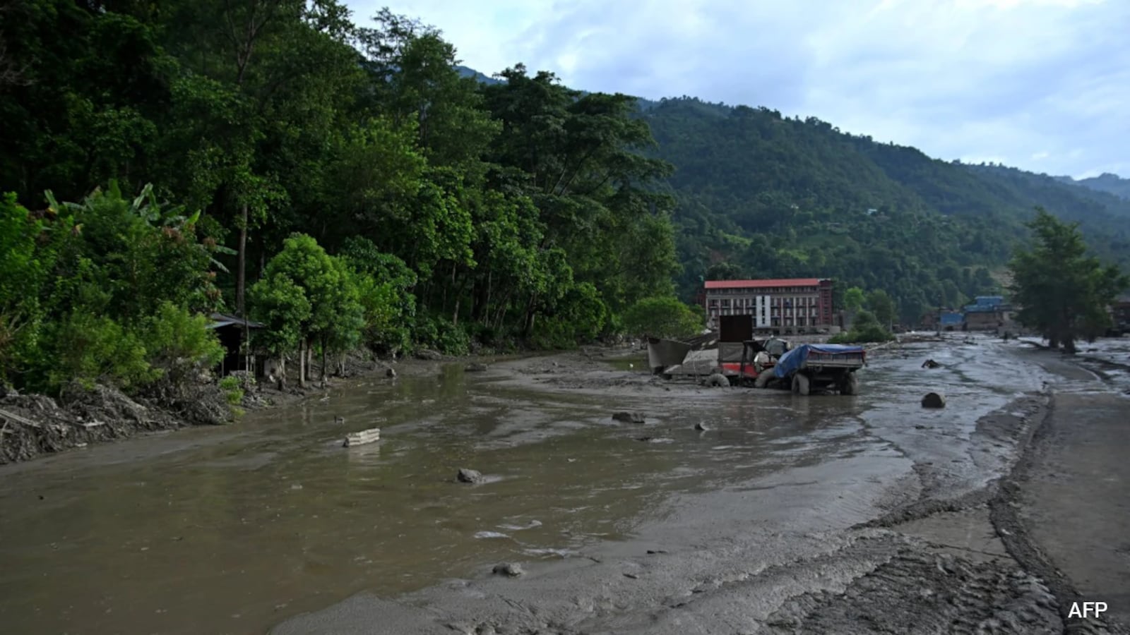 Defence Agency's Ex-Chief, Wife Among 31 Pilgrims Stranded In Nepal Floods