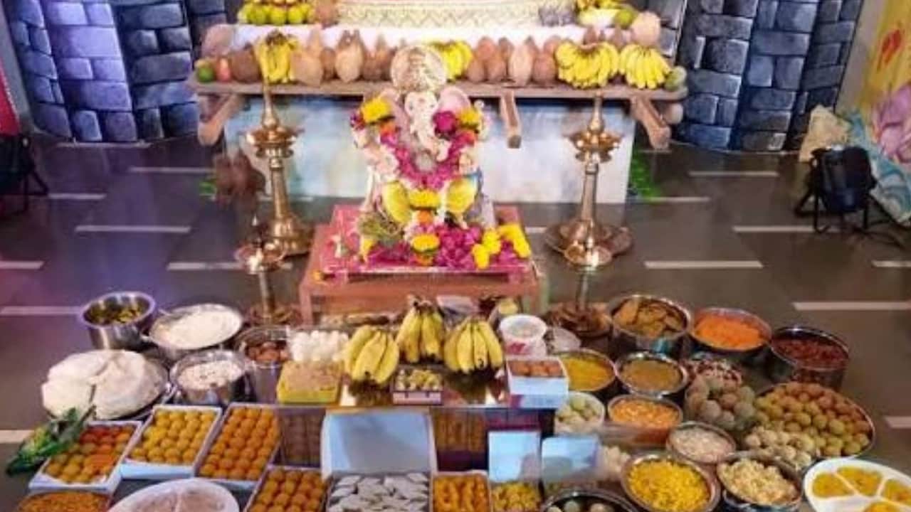गणपति बप्पा को कौन-से फूल और भोग हैं प्रिय? जानें धार्मिक मान्यता और पूजा के सही तरीके