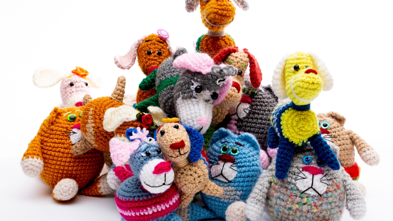 Which fluffy toys do you want to grab under ₹2000?