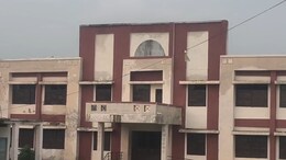 शरारती स्टूडेंट्स ने छात्राओं को पिलाया पेशाब मिला पानी, शिकायत की तो प्रिंसिपल बोले- चॉकलेट खा लो, मुंह ठीक हो जाएगा