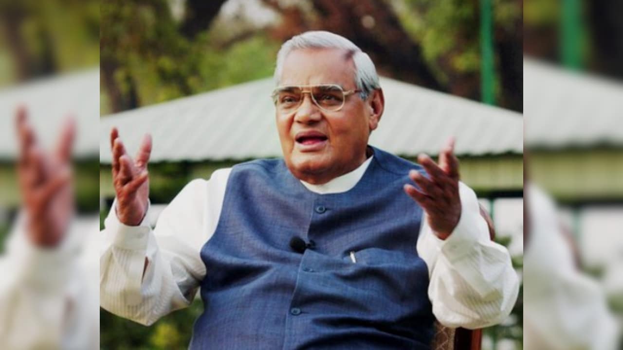 Atal Bihari Vajpayee Death Anniversary: PM Modi Leads Tribute; Fadnavis, Others Hail 'Visionary Leader'