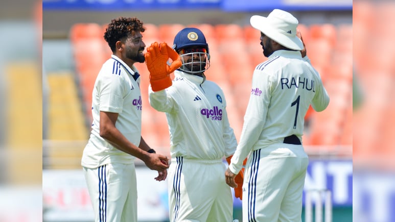 IND vs SL, 2nd Test: फॉलोऑन खेलने पर मजबूर हुआ श्रीलंका, दूसरी पारी में गिरे 6 विकेट