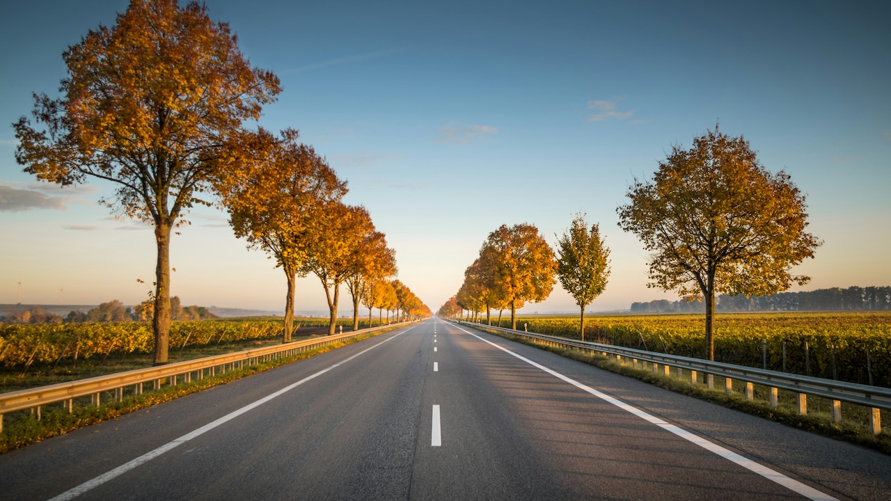Boost For Trilateral Highway: Thailand PM, Myanmar President Discuss Upgrading Project