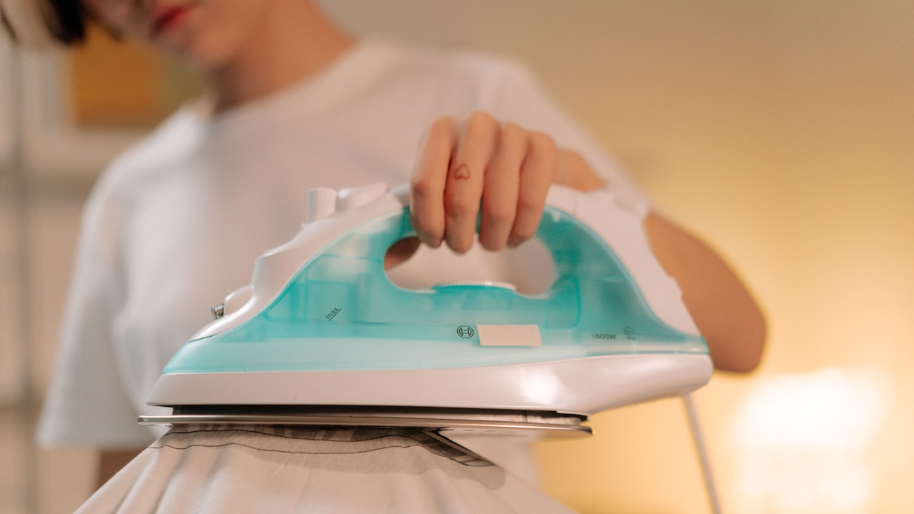 Why Is Your Dry Iron Dragging? 10 Easy Checks To Restore A Smooth Glide