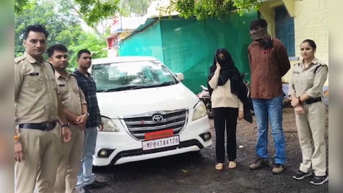 फर्जी IAS तृप्ति राजपूत का खेल! ससुराल से मिले ट्रेनी अफसर के मोमेंटो, &lsquo;भारत सरकार&rsquo; वाली इनोवा भी जब्त