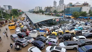 भारी बारिश के बीच गुरुग्राम में वर्क फ्रॉम होम की एडवाइजरी, 25 अगस्त को घर से काम करने की सलाह