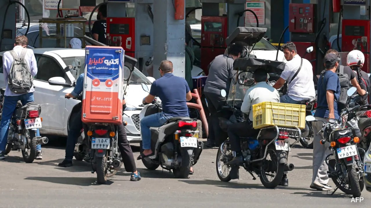 Long Petrol Queues In Tehran As US Tightens Economic Noose On Iran