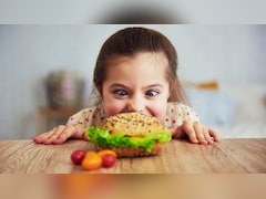 बच्चे को Junk Food खाने से कैसे रोकें? Parenting Expert ने बताया कैसे छूटेगी पिज्जा-बर्गर खाने की आदत