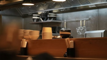 Nearly 80% Diners Fear Dirty Kitchens, Survey Reveals Amid FDA Crackdown In Maharashtra