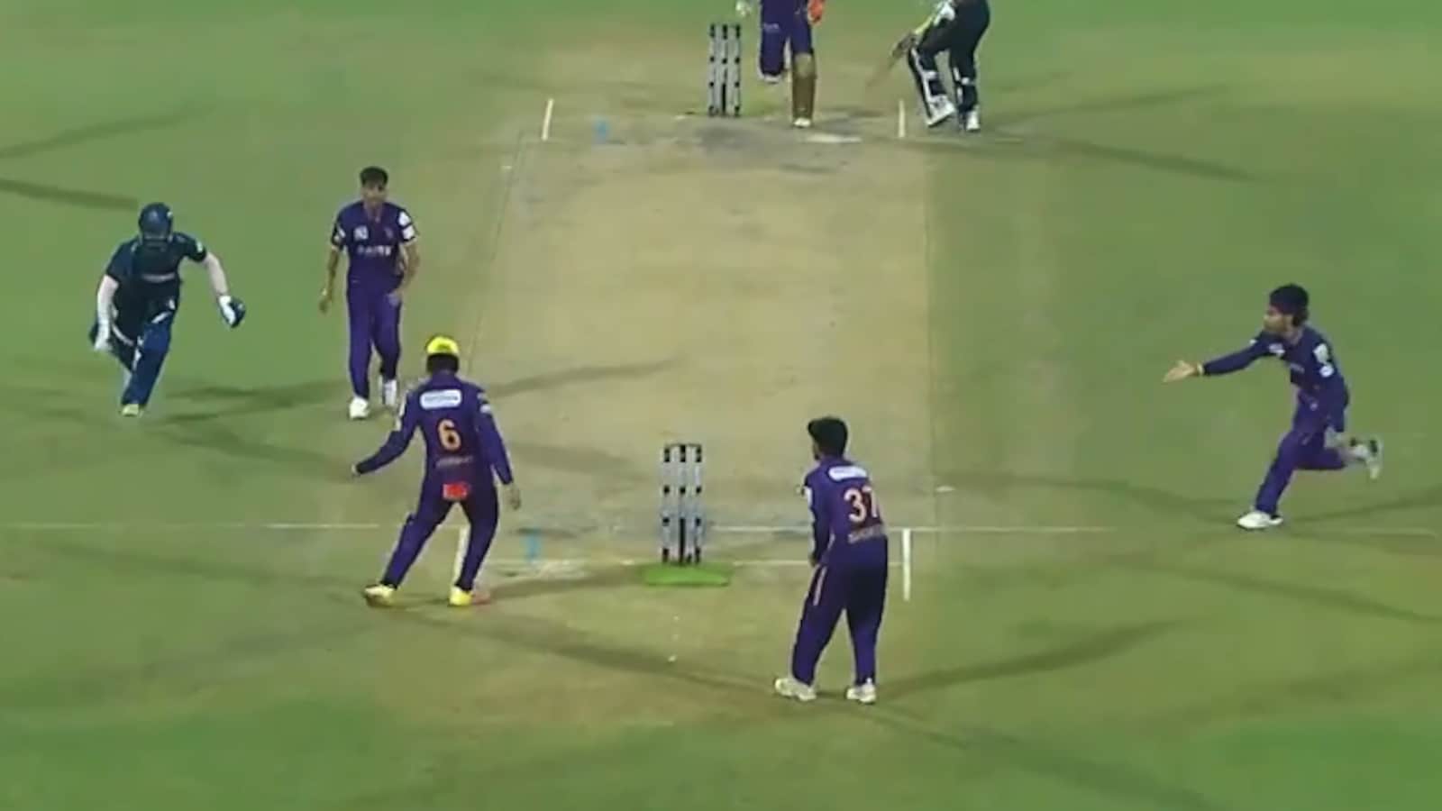 LSG Star Fumbles Run-Out Chance, Kicks Ball Away. What Followed Left Fans Stunned