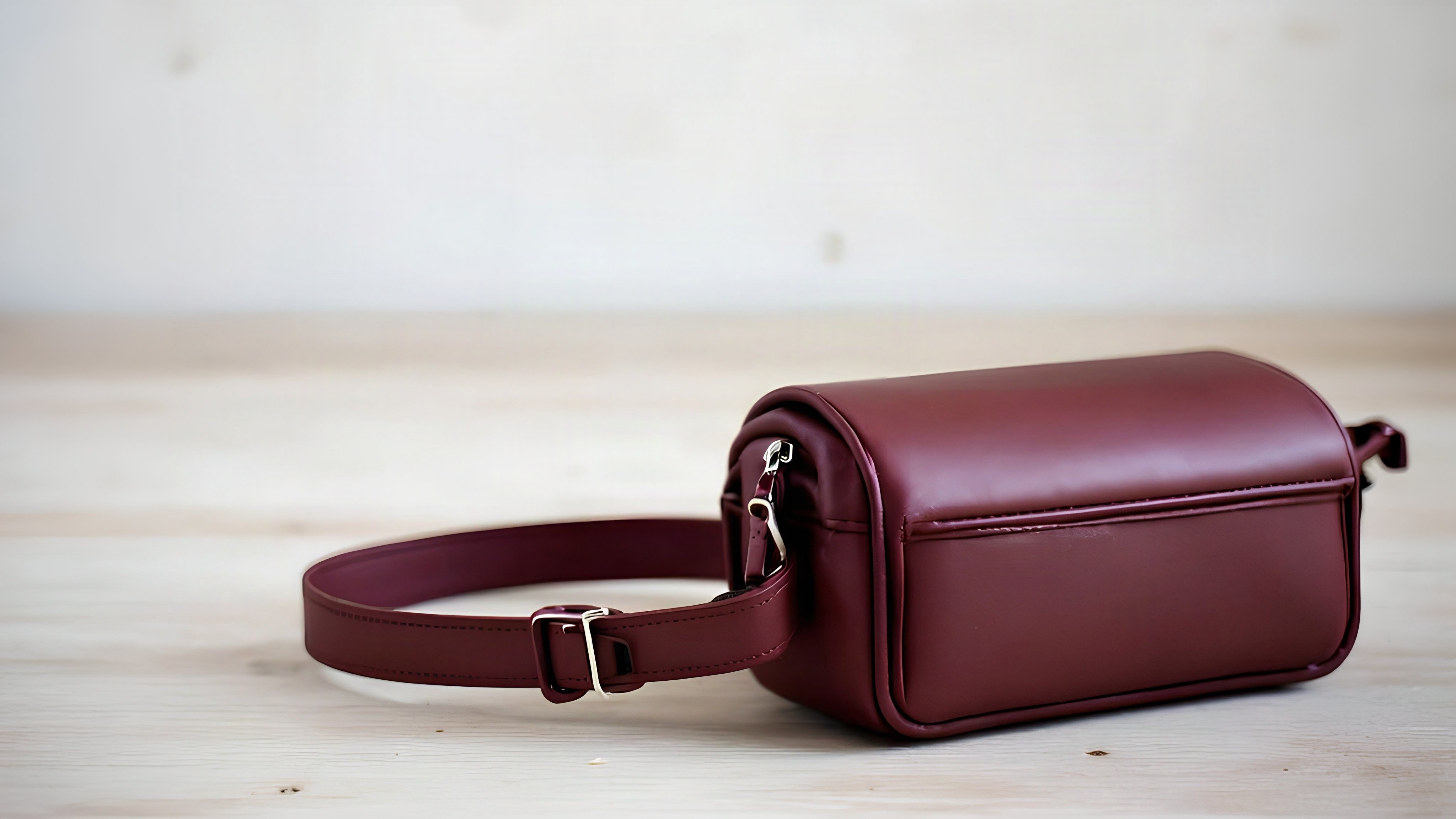 Best Crossbody Bags That Stay Dry in a Sudden Downpour Best Crossbody Bags That Stay Dry in a Sudden Downpour