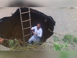"<i>Gaddha Nagri</i>": Agra Road Caves In, Samajwadi Leader Climbs Down To "<i>Pataal</i>"