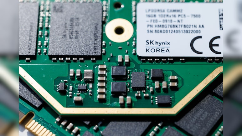Banks Slash Cost Of Leveraged Bets On SK Hynix's Korean Shares