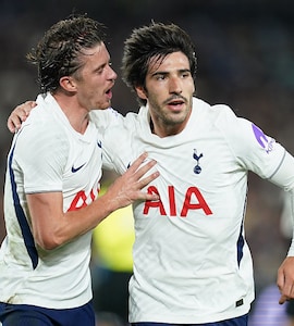 10-Man Tottenham Beat Xabi Alonsos Chelsea 2-1 In Pre-Season; Sandro Tonali Bags 1st Spurs Goal