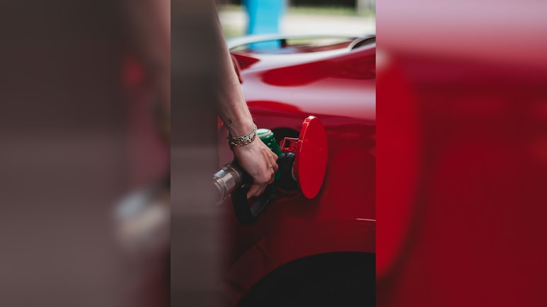 College Student Working At Petrol Pump To Pay Fees Inspires Customer: "More Power To Her"