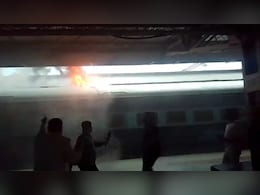 जबलपुर रेलवे स्टेशन पर कोच में लगी आग, दमकल ने रेल कर्मियों के साथ मिलकर बुझाई