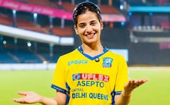 Who Is Medhavi Bidhuri: Delhi Cricketer Going Viral For '6-7' Celebration