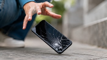 82% Of Indians Have Dropped Their Phones At Least Once: OneAssist-Hansa Study
