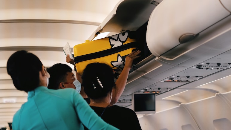 How Much Alcohol Can You Carry On A Domestic Flight In India?