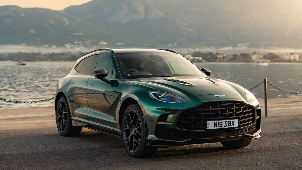  Aston Martin DBX 707