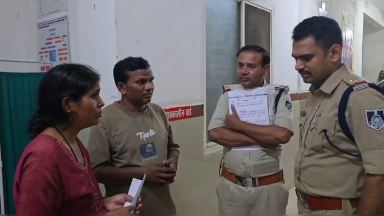 पहले दो बेटियों की हुई मौत, जब शव घर लेकर जा रहे थे माता-पिता तो तीसरी बेटी की खराब हुई तबीयत, उसकी भी जान गई