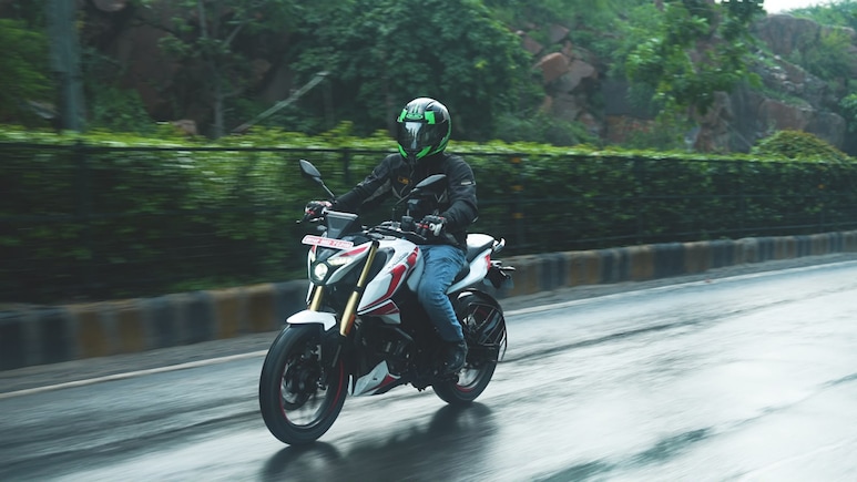 Bajaj Pulsar N160 4V Review: The One To Buy, Or Just A Feature Upgrade?