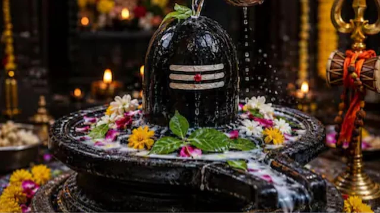 सावन के आखिरी सोमवार पर बने कई शुभ योग, जानिए पूजा के लिए शुभ मुहूर्त और क्या करें काम