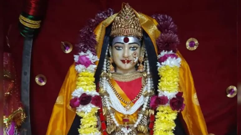 शुक्रवार को होती है संतोषी माता की पूजा, पढ़ें संतोषी माता की आरती
