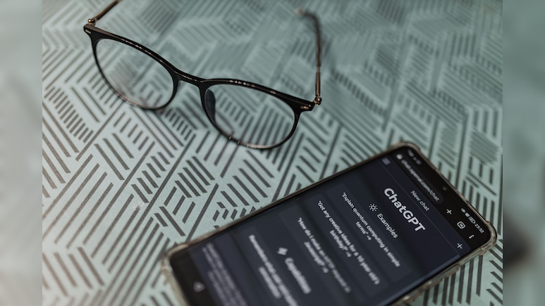 AI Chatbot Pretends To Be Human, Customer Tells It To Compose A Haiku: 'They're Deceiving People'
