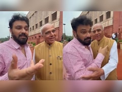 दिल्ली के मानसून में TMC सांसद बाबुल सुप्रियो को याद आए किशोर दा, BJP सांसद जगदंबिका पाल को सुनाया ये गाना
