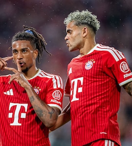 Bayern Munich Steamroll Stuttgart In Bundesliga Opener