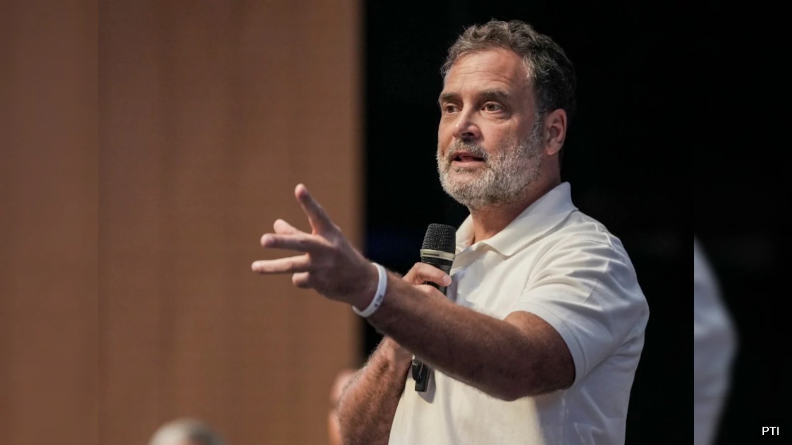 Supreme Court Quashes Defamation Case Against Rahul Gandhi Over Savarkar Remarks