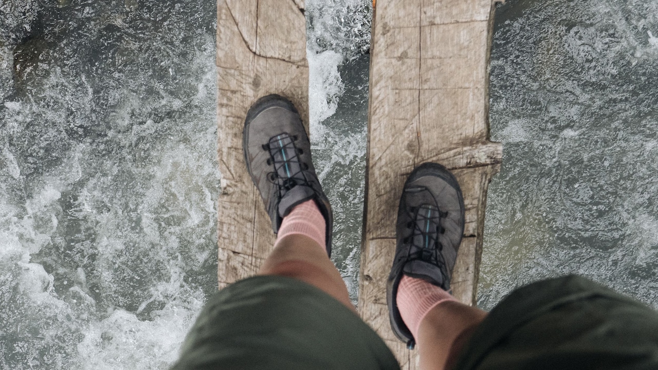 7 Best Beginner Hiking Shoes For Weekend Trails And Long Walks 7 Best Beginner Hiking Shoes For Weekend Trails And Long Walks