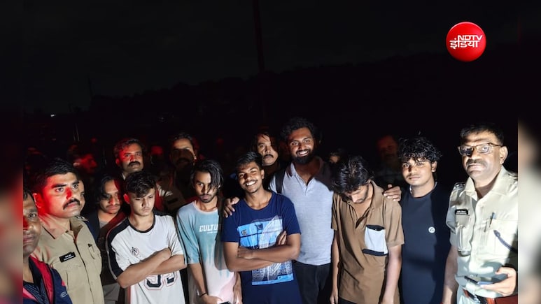 बारिश बनी मुसीबत! भोपाल के 7 युवक पिकनिक स्पॉट पर फंसे, तेज बहाव के बीच SDRF ने किया रेस्क्यू