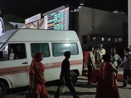 मंगला एक्सप्रेस में पैंट्रीकार का खाना खाते ही बिगड़ी 30 स्कूली बच्चों की तबीयत, 50 मिनट रोकी गई ट्रेन