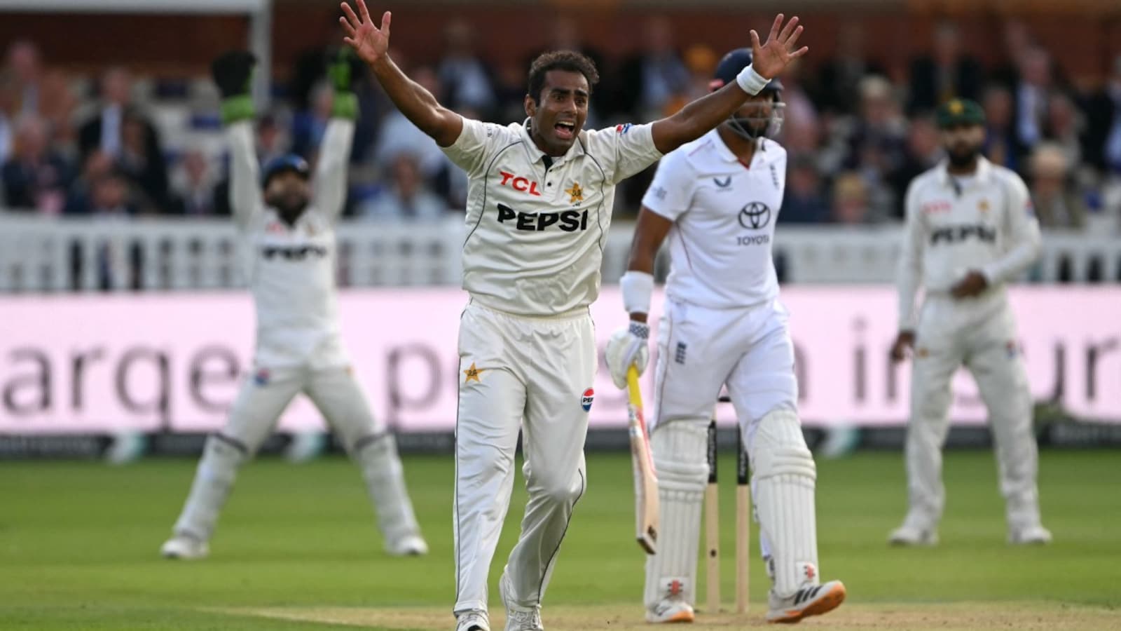 England vs Pakistan Live Updates 2nd Test Day 3: Pakistan On Brink Of Another Humiliation Amid Imran Khan Drama