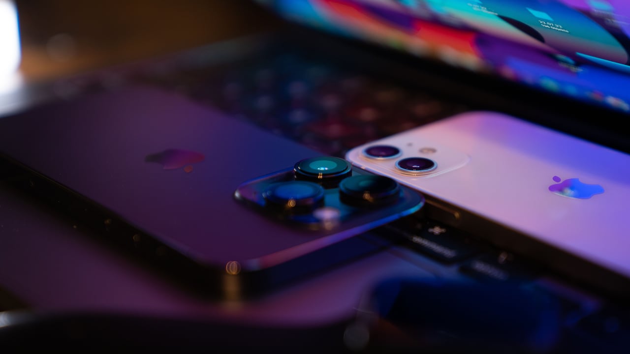 Can Software Updates Harm Your Phone Battery? 10 Battery Myths Explained Can Software Updates Harm Your Phone Battery? 10 Battery Myths Explained