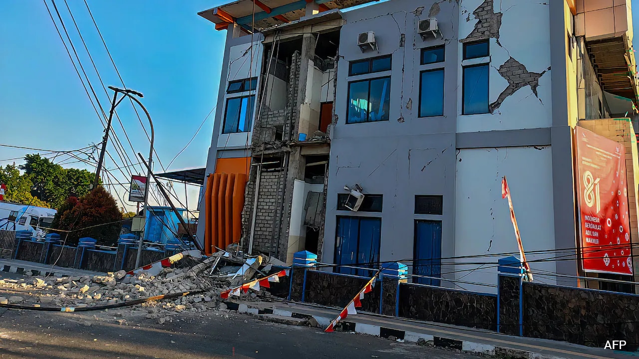 Video: Buildings Collapse As 7.7 Earthquake Strikes Indonesia, Killing 2