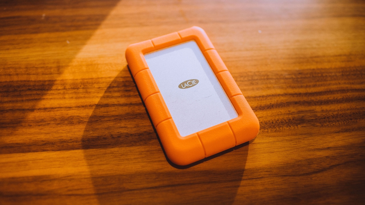 10 Reasons Your External Hard Drive Clicks And When To Worry 10 Reasons Your External Hard Drive Clicks And When To Worry