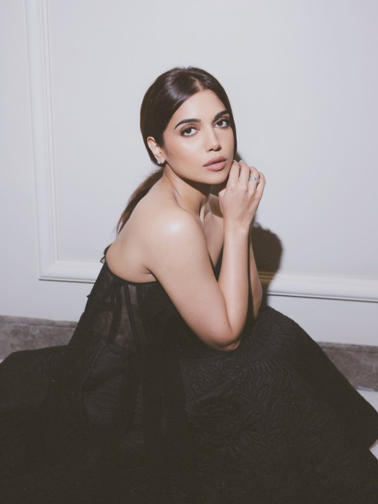 Samiksha Pednekar Sets Major Fashion Goals in Black