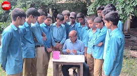 जो गुरु दक्षिणा में मांगते हैं सिर्फ एक पेड़, बलिया के डॉ. इफ्तेखार खान राष्ट्रीय पुरस्कार से होंगे सम्मानित